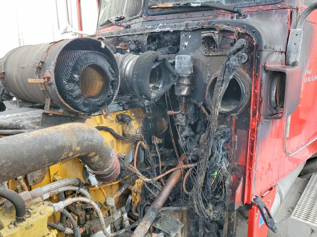 2006 Peterbilt 378 Semi Truck