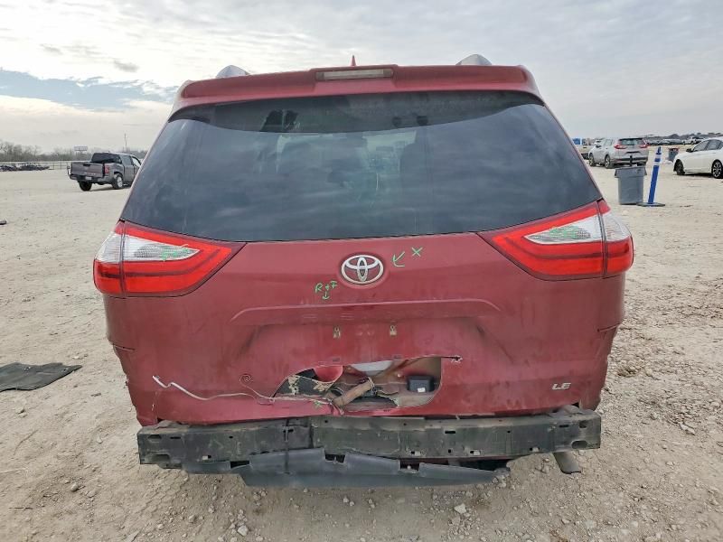 2018 Toyota Sienna le