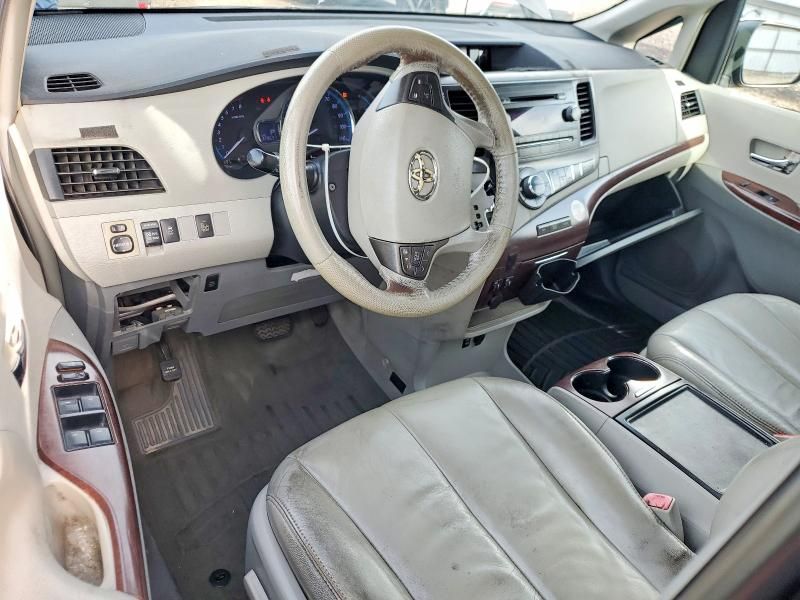 2013 Toyota Sienna xle