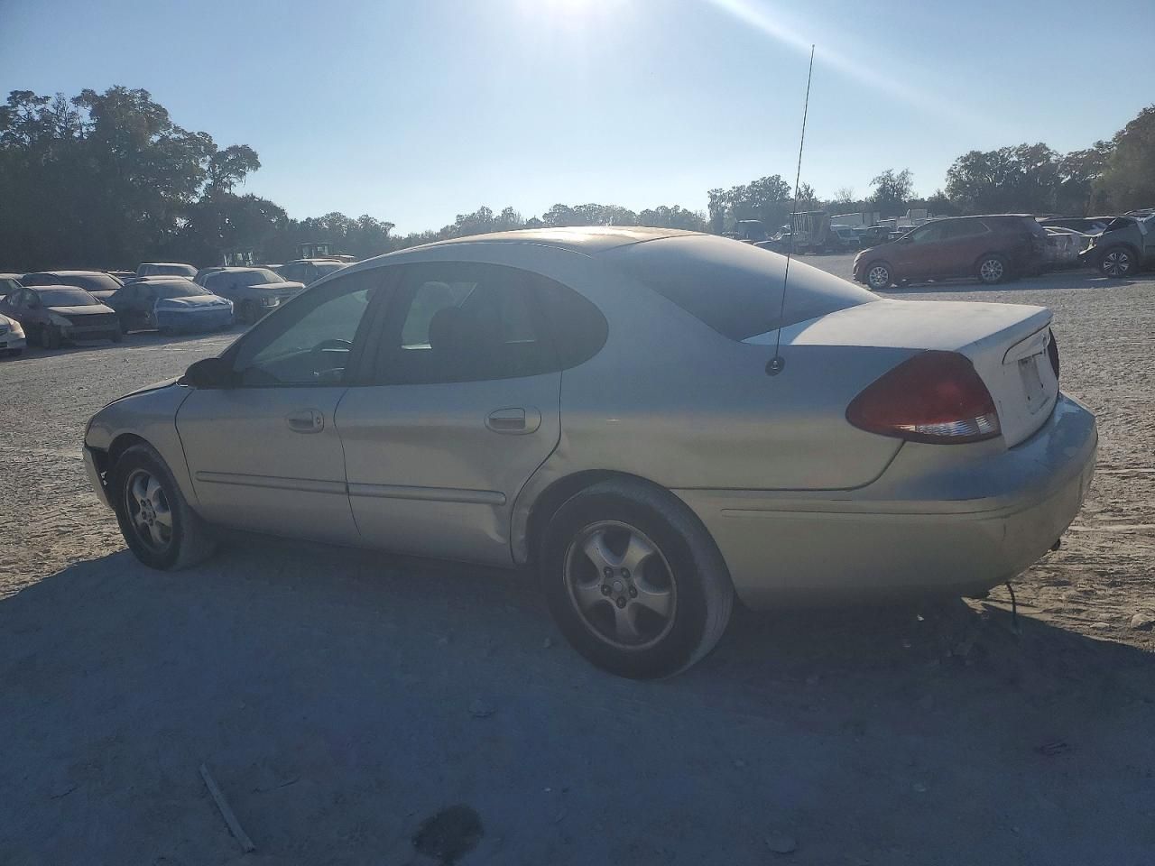 2006 Ford Taurus se