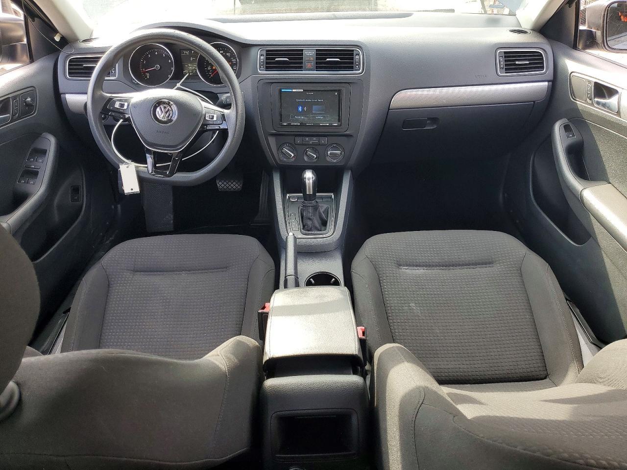 2016 Volkswagen Jetta se