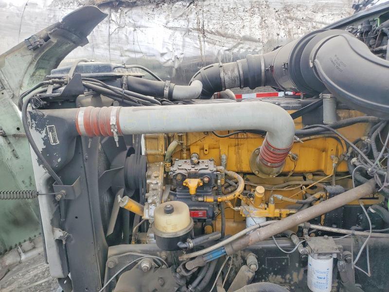 2004 Peterbilt 378 Semi Truck