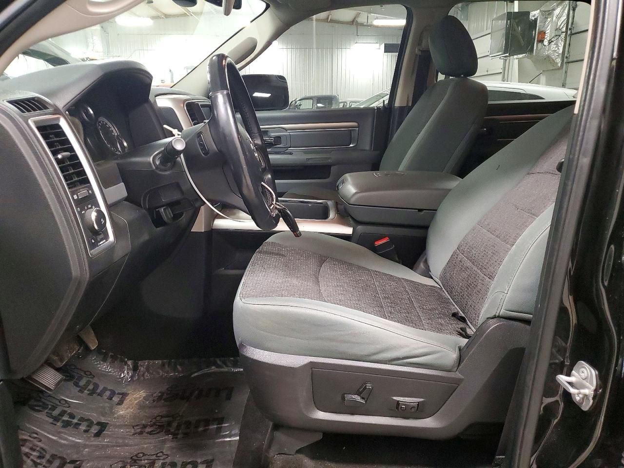 2017 Dodge Ram 1500 slt