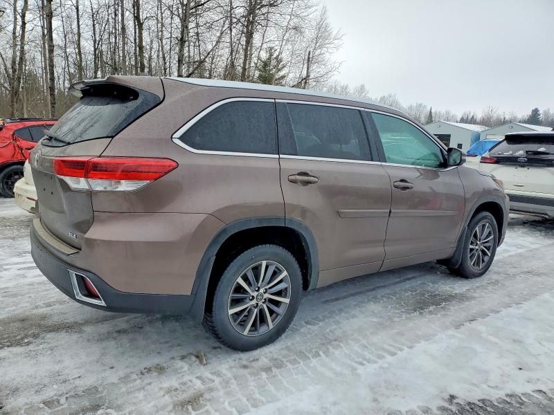 2017 Toyota Highlander se