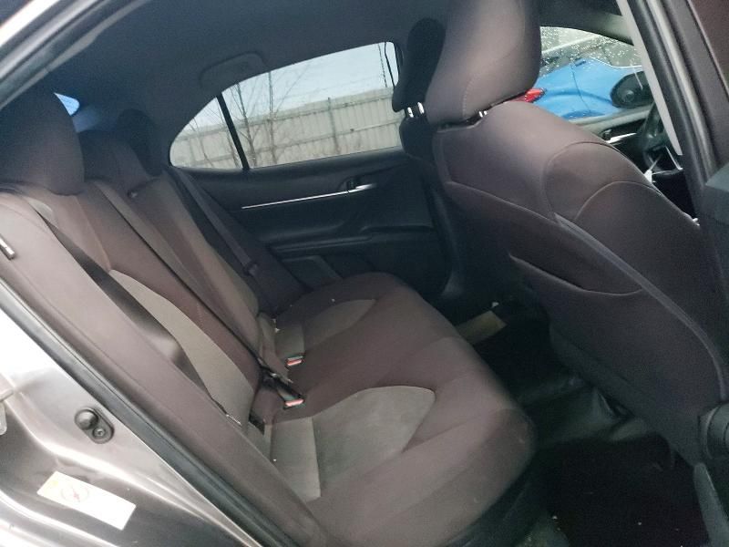 2018 Toyota Camry le