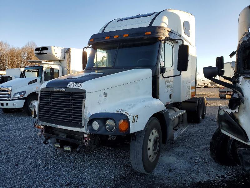 2000 Freightliner CC Conventional Semi Truck