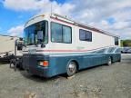 1998 Freightliner Chassis x Line Motor Home