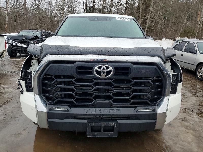 2022 Toyota Tundra Crewmax SR5