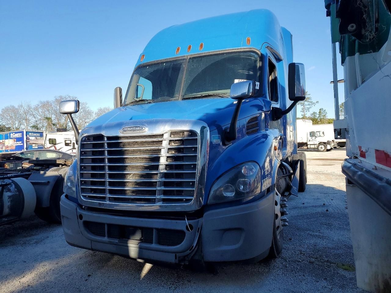 2016 Freightliner Cascadia 113 Semi Truck