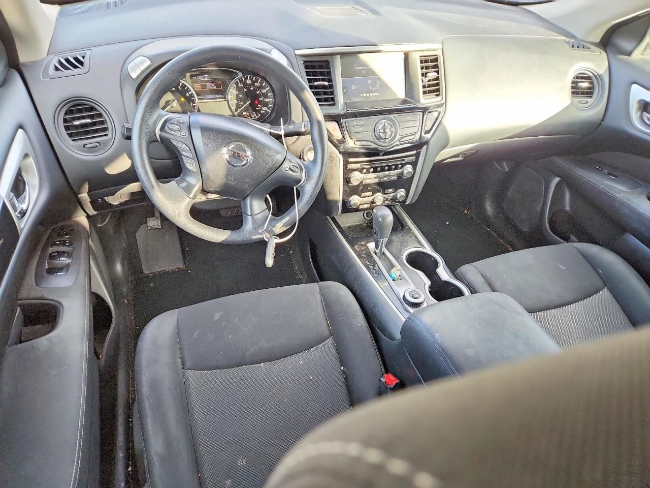 2017 Nissan Pathfinder s