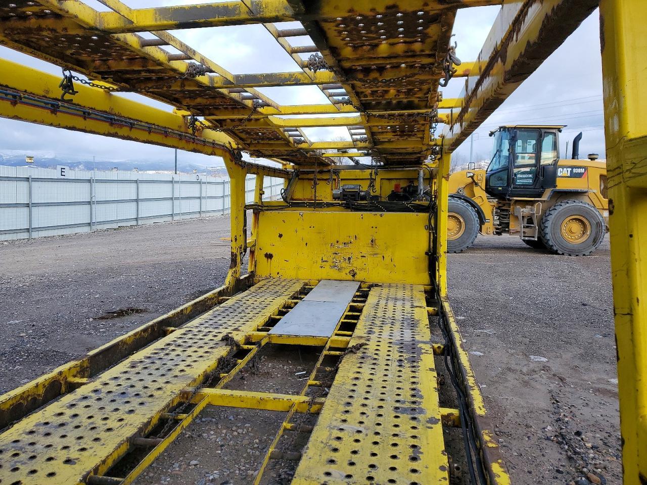 2004 Sun Valley Car Carrier