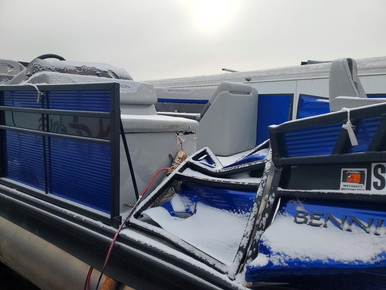 2025 Bennington Pontoon-Pontoon Boat