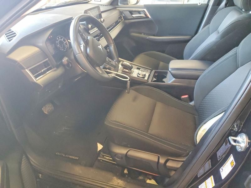 2024 Mitsubishi Outlander es