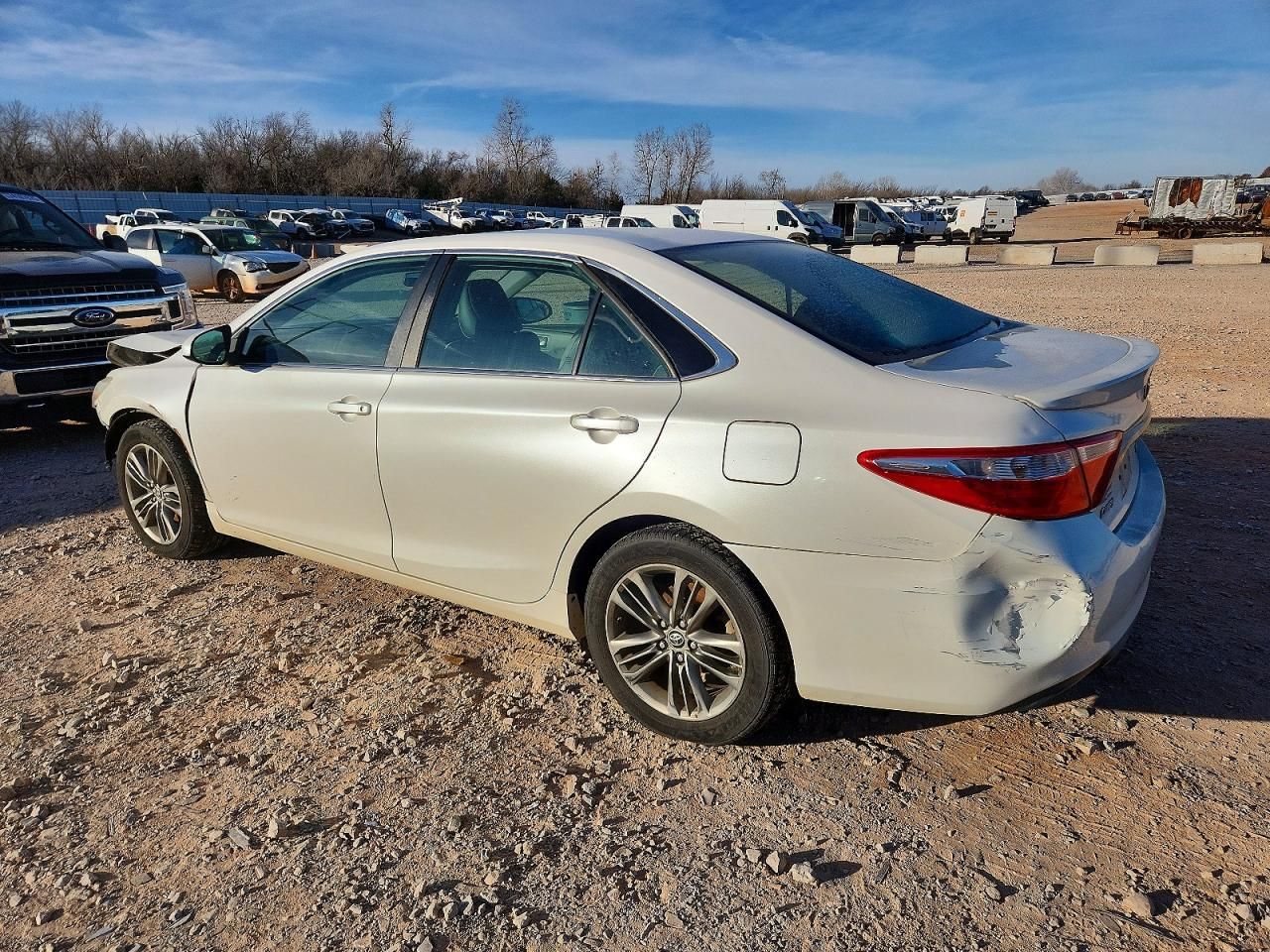 2016 Toyota Camry le