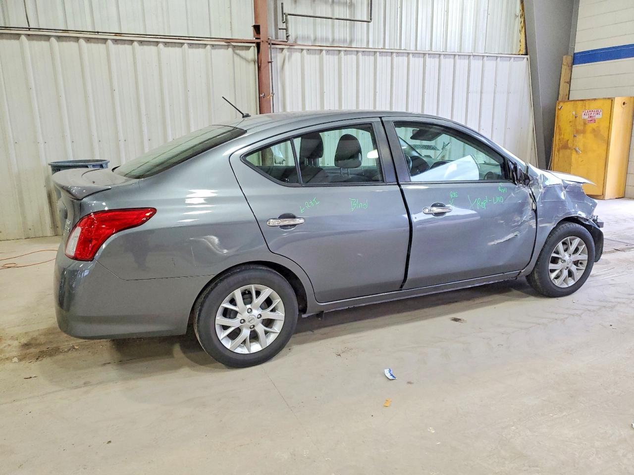 2018 Nissan Versa s