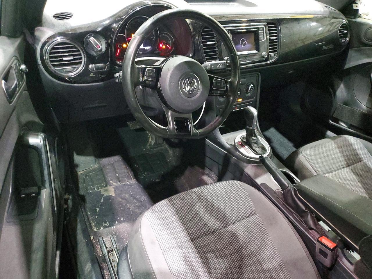 2019 Volkswagen Beetle s