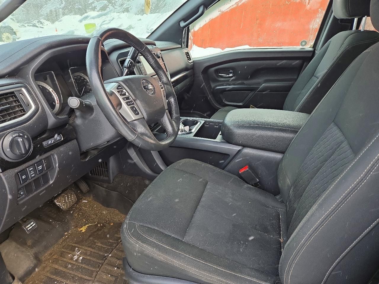 2019 Nissan Titan sv