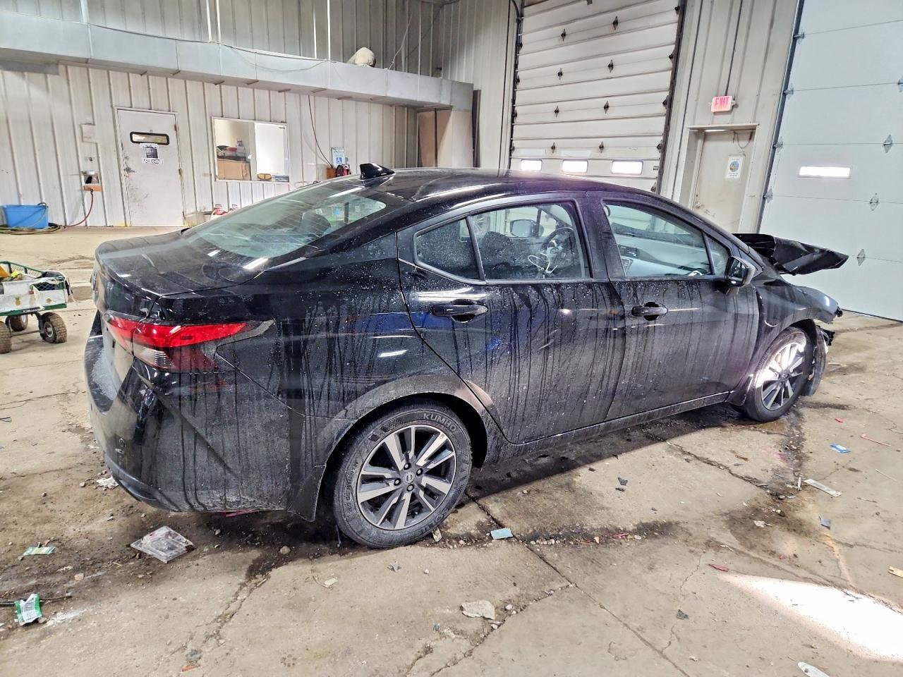 2025 Nissan Versa sv