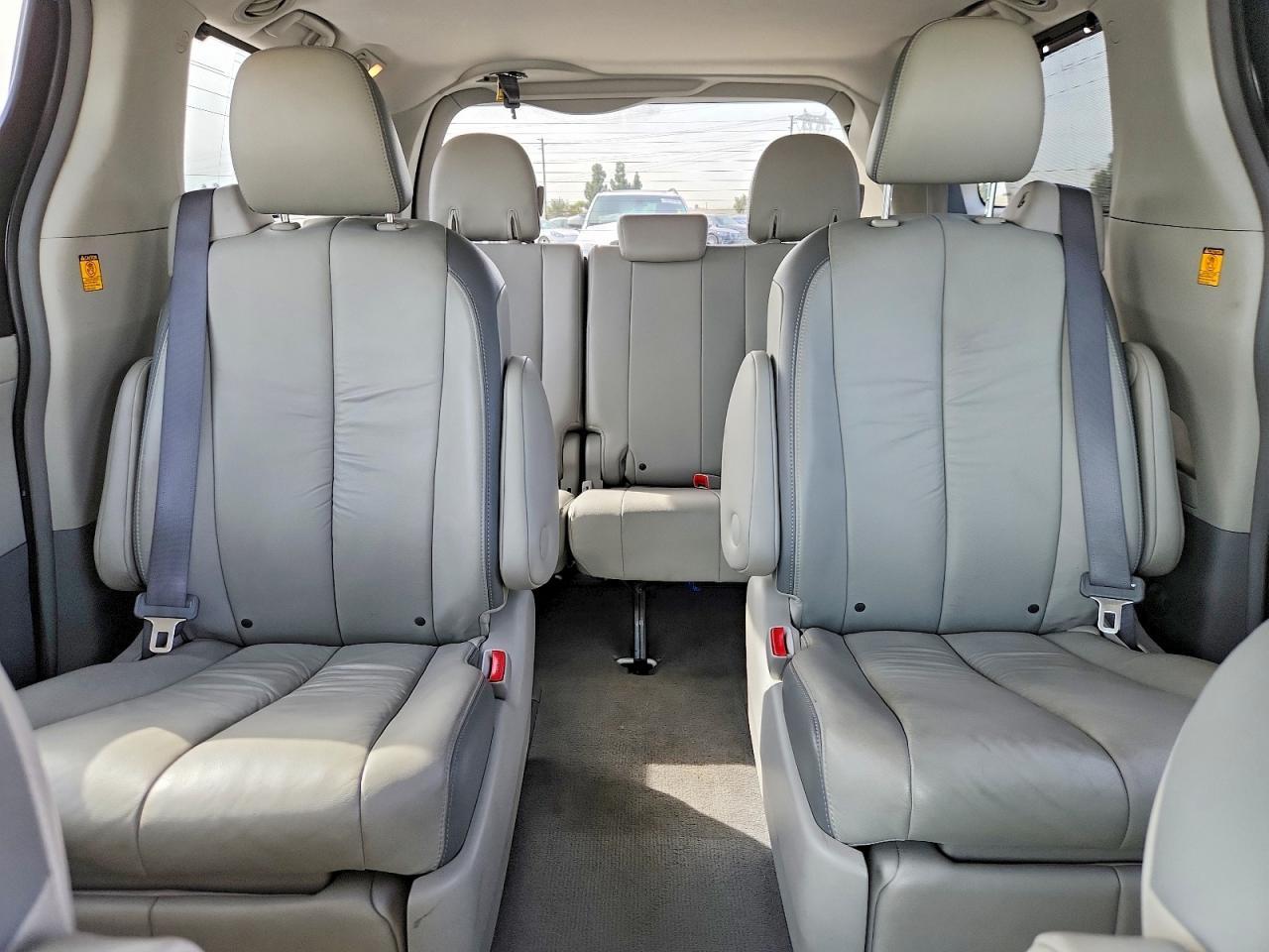 2011 Toyota Sienna Limited 7-passenger