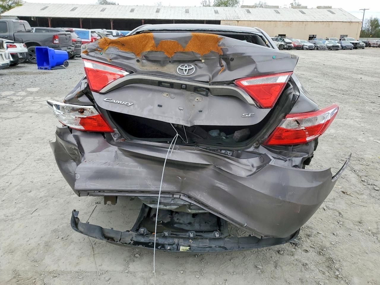 2016 Toyota Camry le