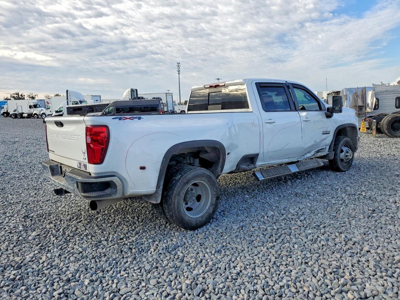 2024 Chevrolet Silverado K3500 LT