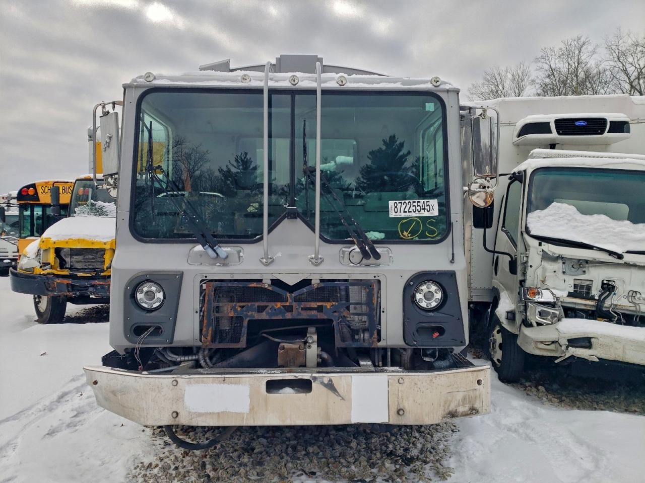 2010 Mack MRU Refuse Truck