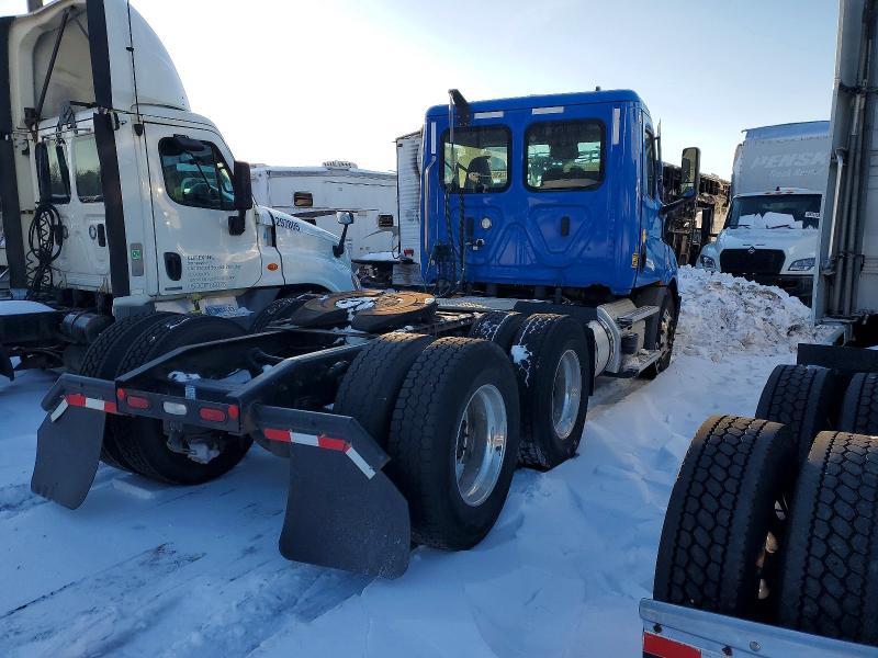 2022 Freightliner Cascadia 116 Semi Truck