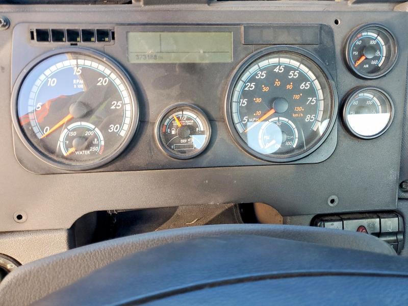 2016 Freightliner Cascadia 125 Semi Truck