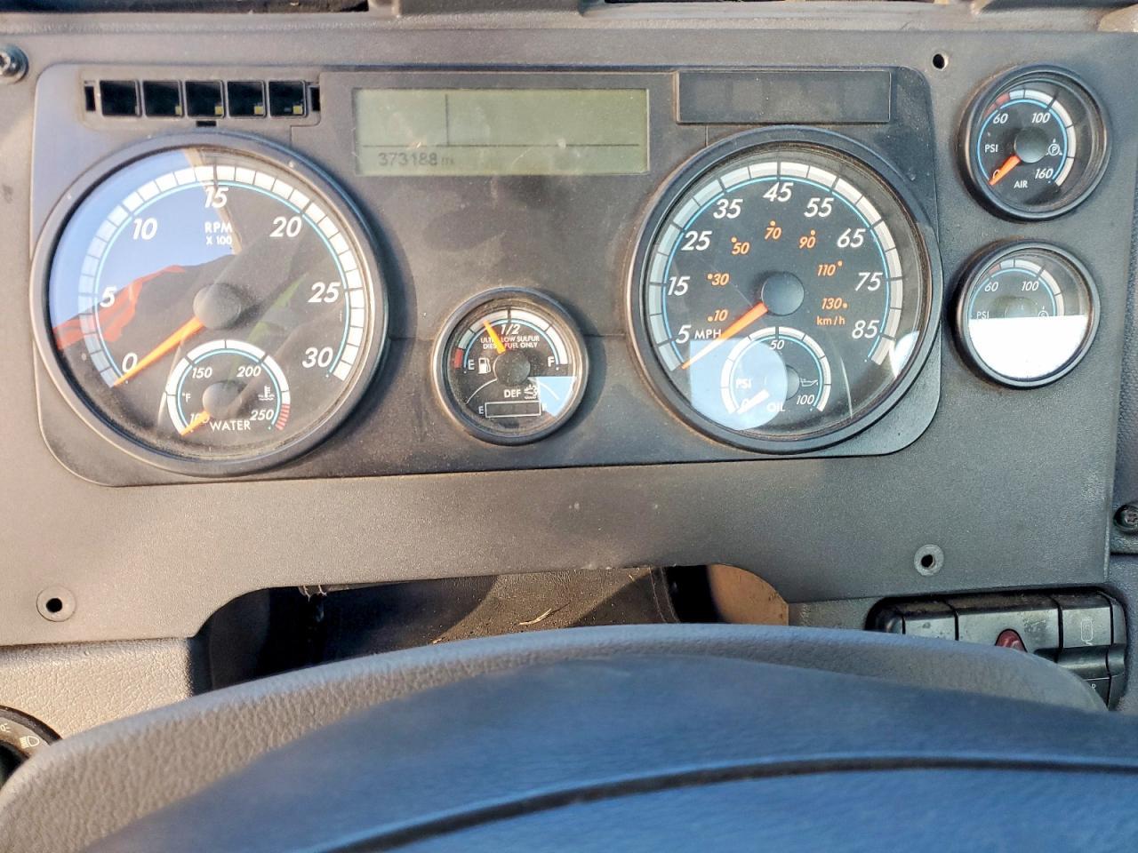 2016 Freightliner Cascadia 125 Semi Truck