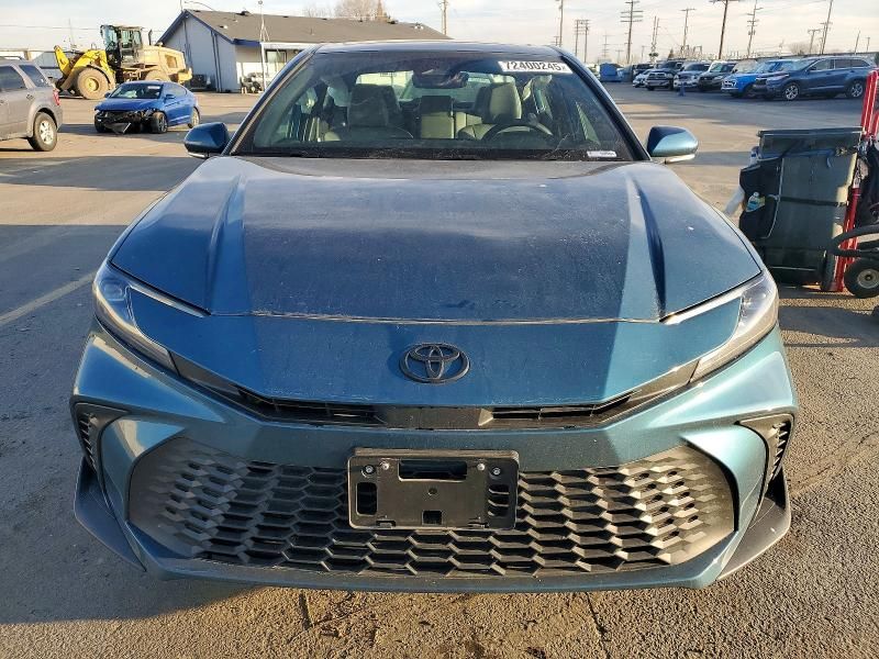 2025 Toyota Camry se