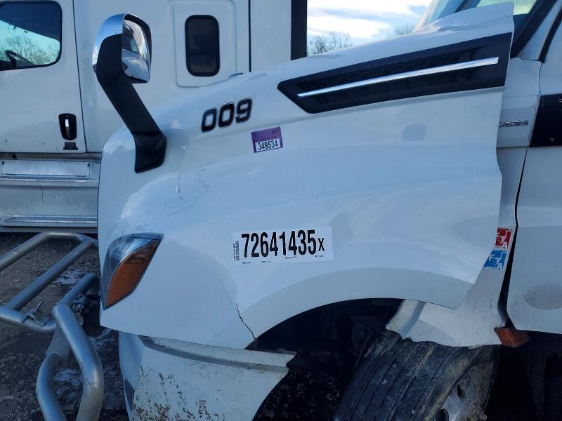 2020 Freigliner 2020 Freightliner Cascadia 126 Semi Truck