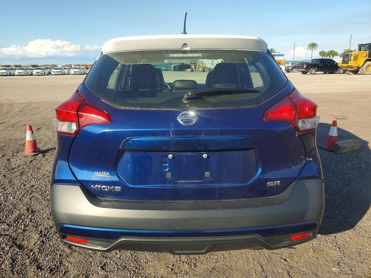 2019 Nissan Kicks s