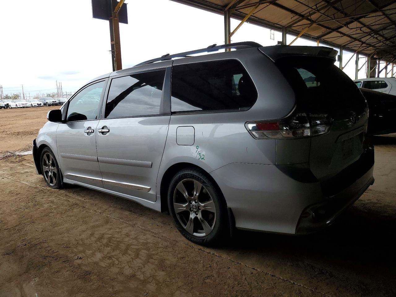 2018 Toyota Sienna se 8-passenger