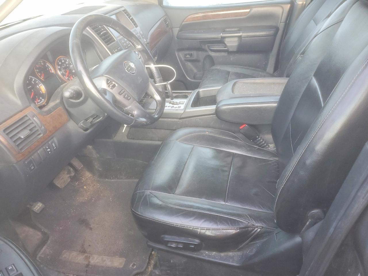 2013 Nissan Armada sv