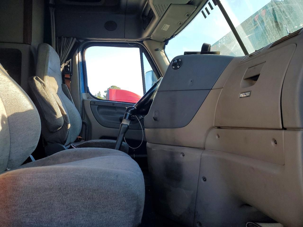 2016 Freightliner Cascadia 113 Semi Truck