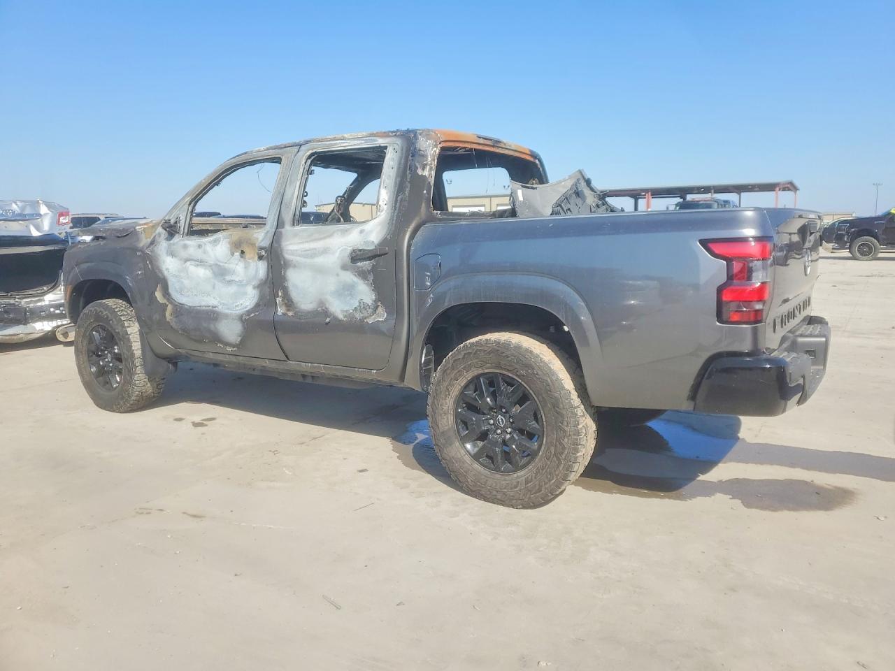 2022 Nissan Frontier SV