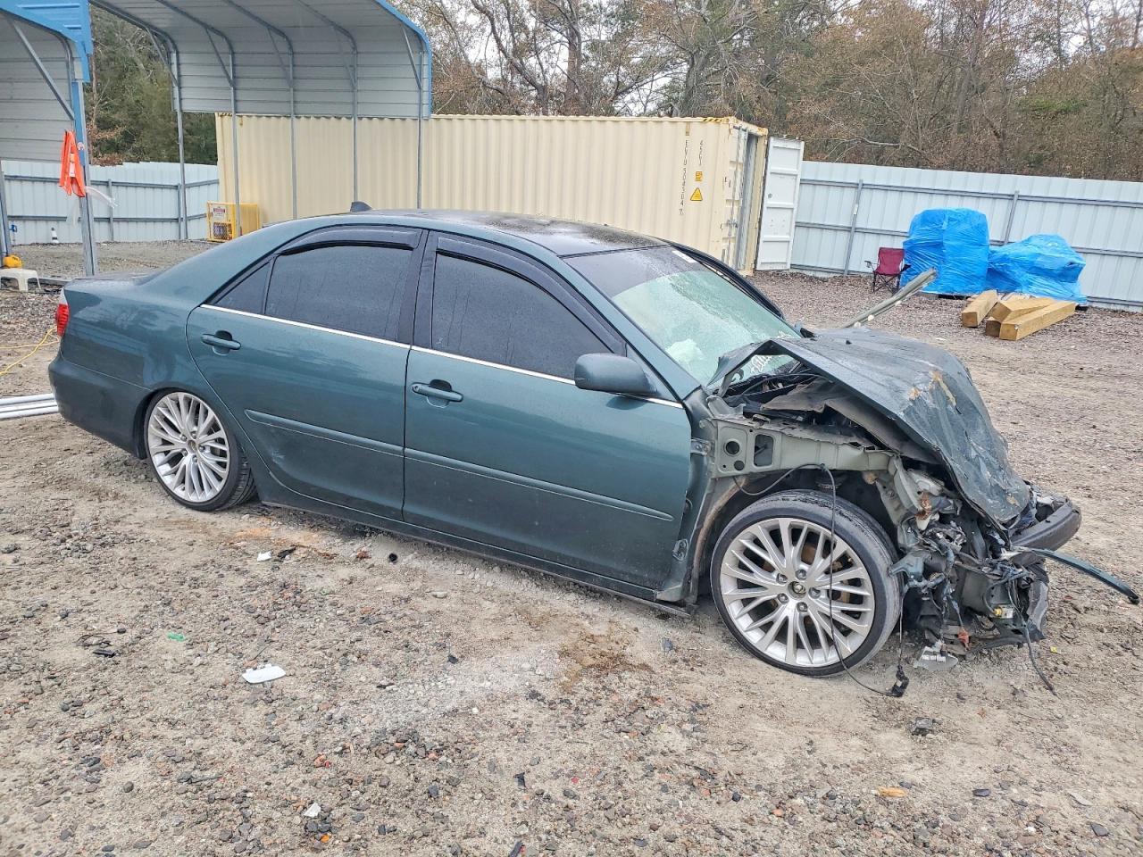 2004 Toyota Camry le