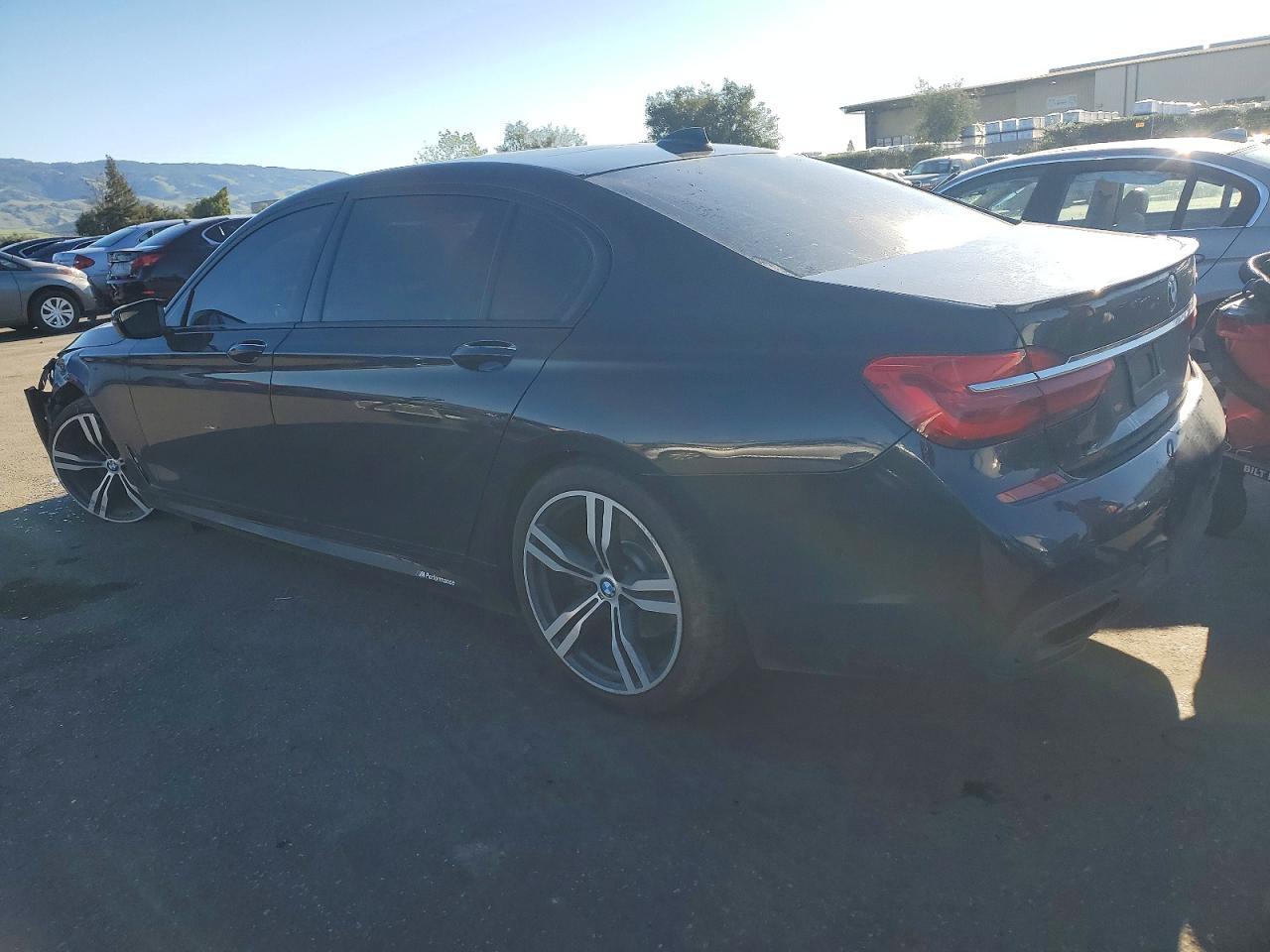 2016 BMW 740 i