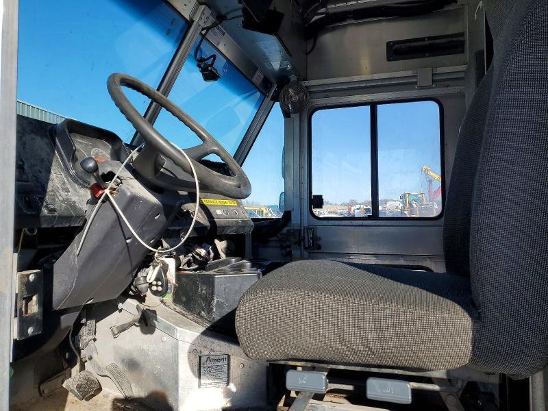 2020 Freightliner MT45G Delivery Truck