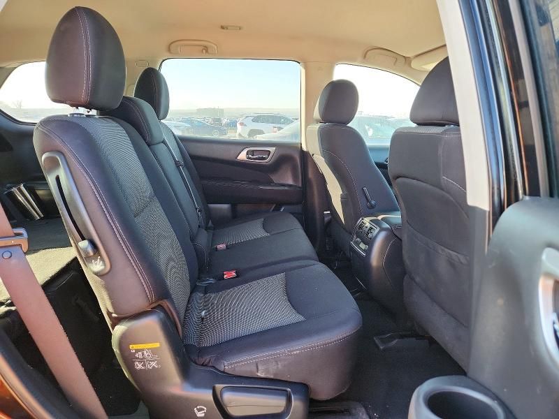 2017 Nissan Pathfinder s