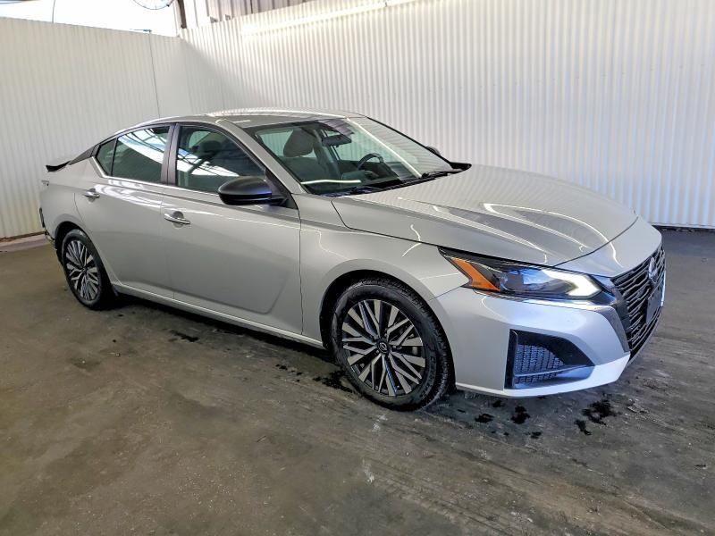 2024 Nissan Altima sv
