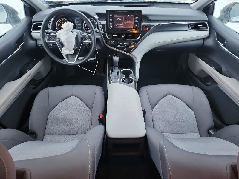 2022 Toyota Camry le