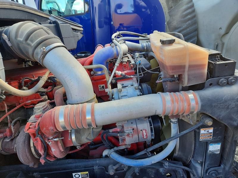 2016 Kenworth T680 Semi Truck