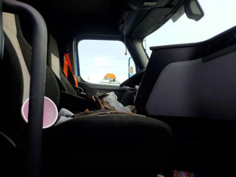 2019 Freightliner Cascadia 126 Truck Cab AND Chassis