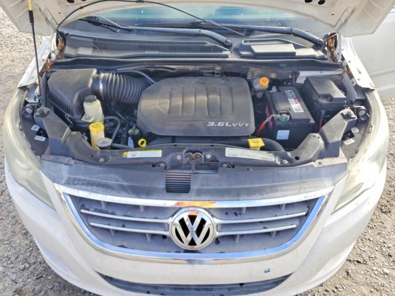 2011 Volkswagen Routan se