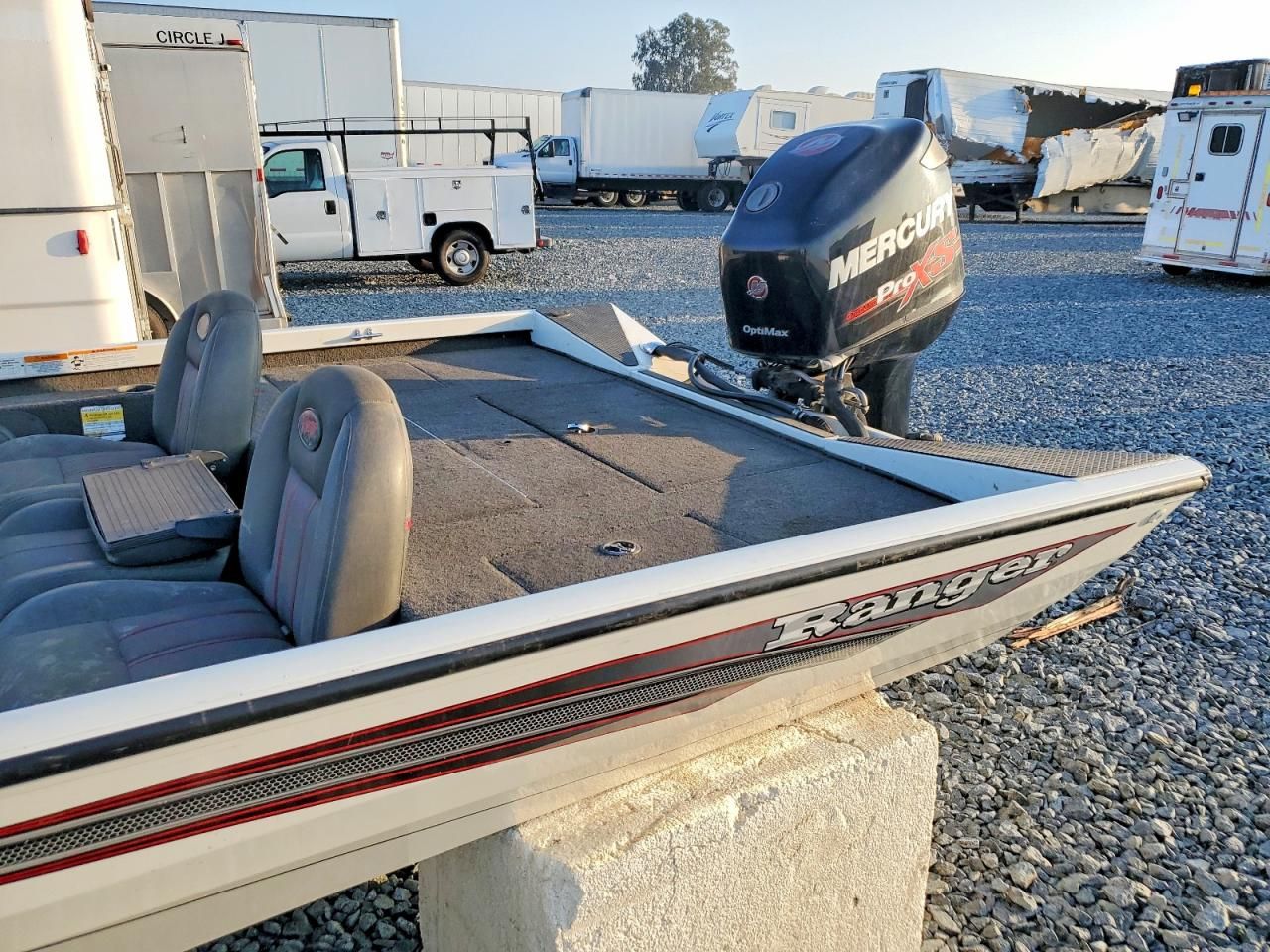 2014 Land Rover 2014 Landau Boat CO Boat