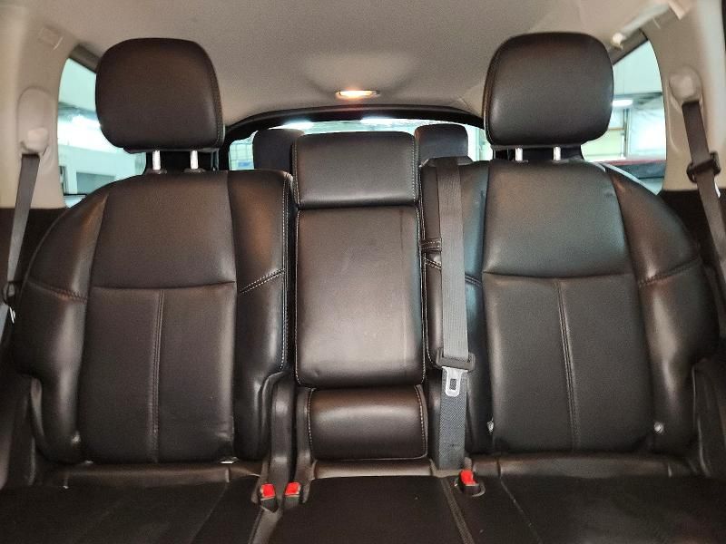 2017 Nissan Pathfinder sl