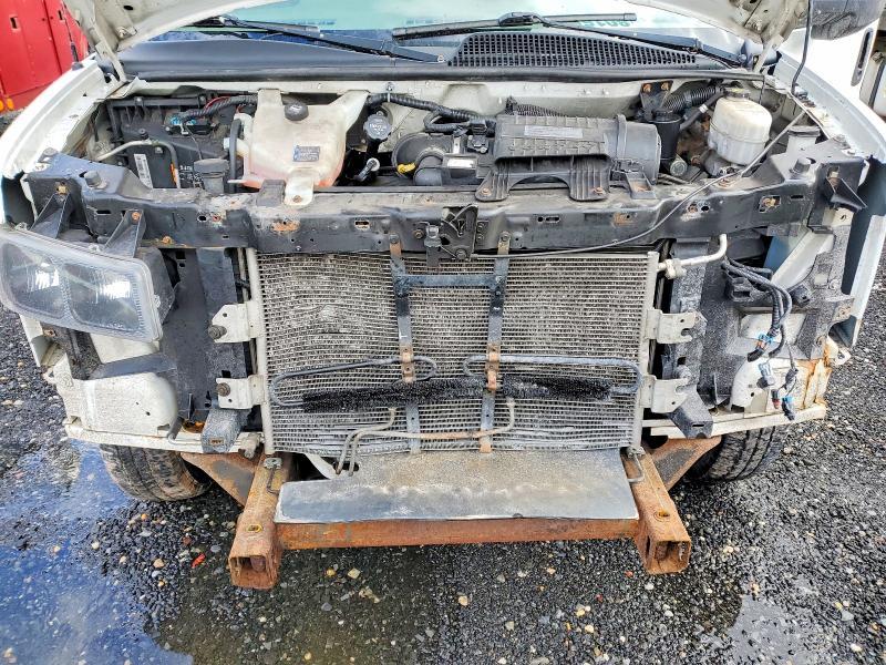 2018 GMC Savana box Truck