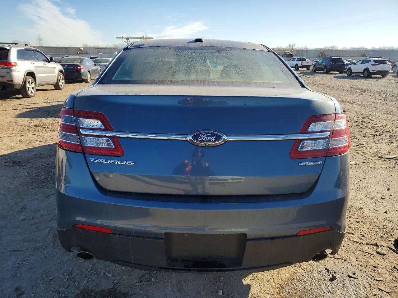 2018 Ford Taurus se