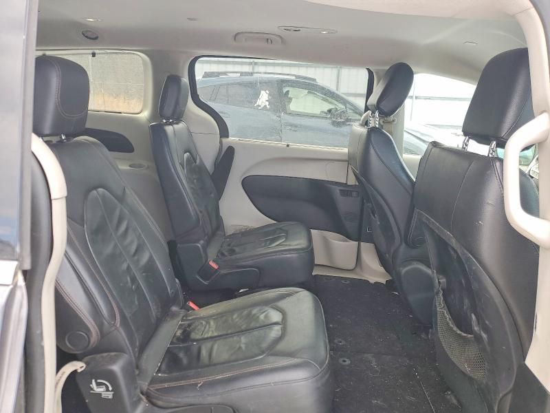 2017 Chrysler Pacifica Touring l